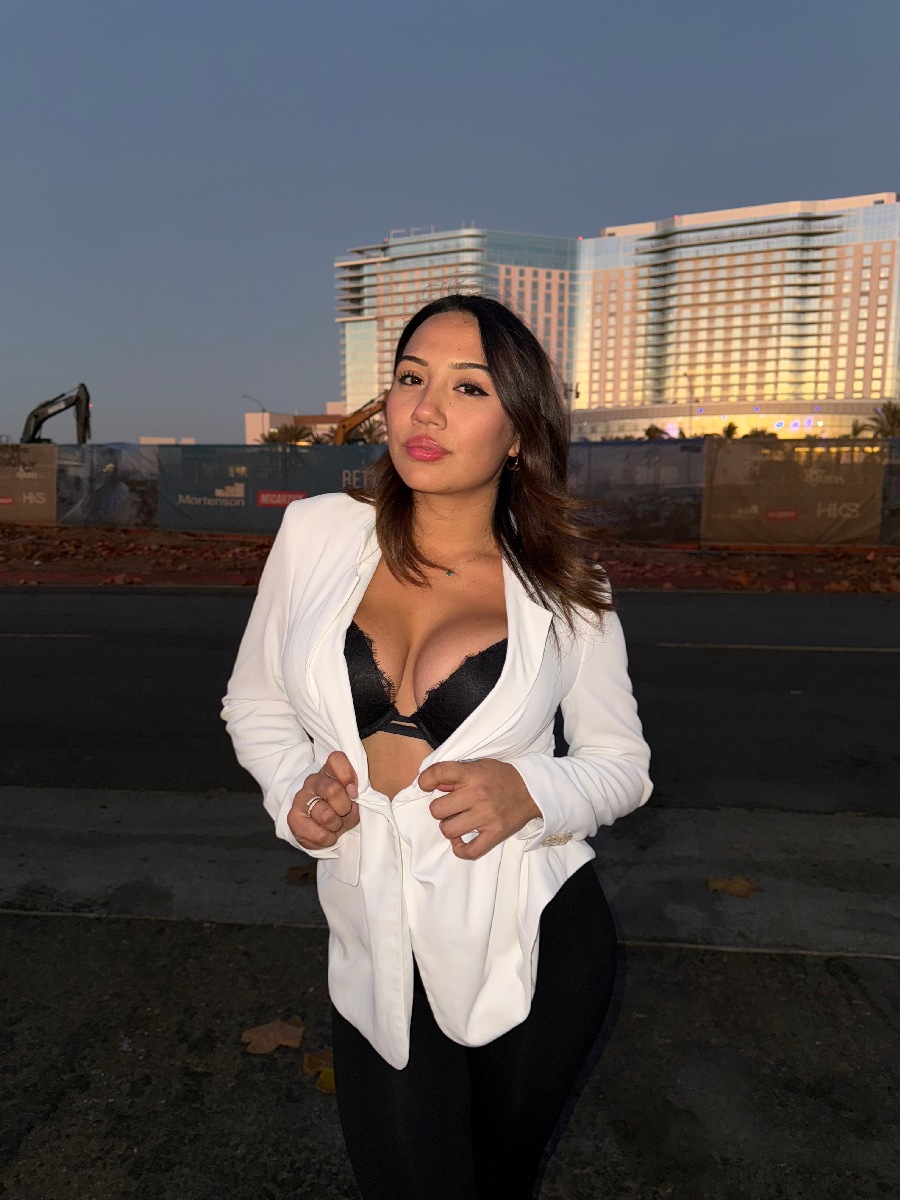 Take a pause and enjoy Ali Cruz — streaming from Tiruppur