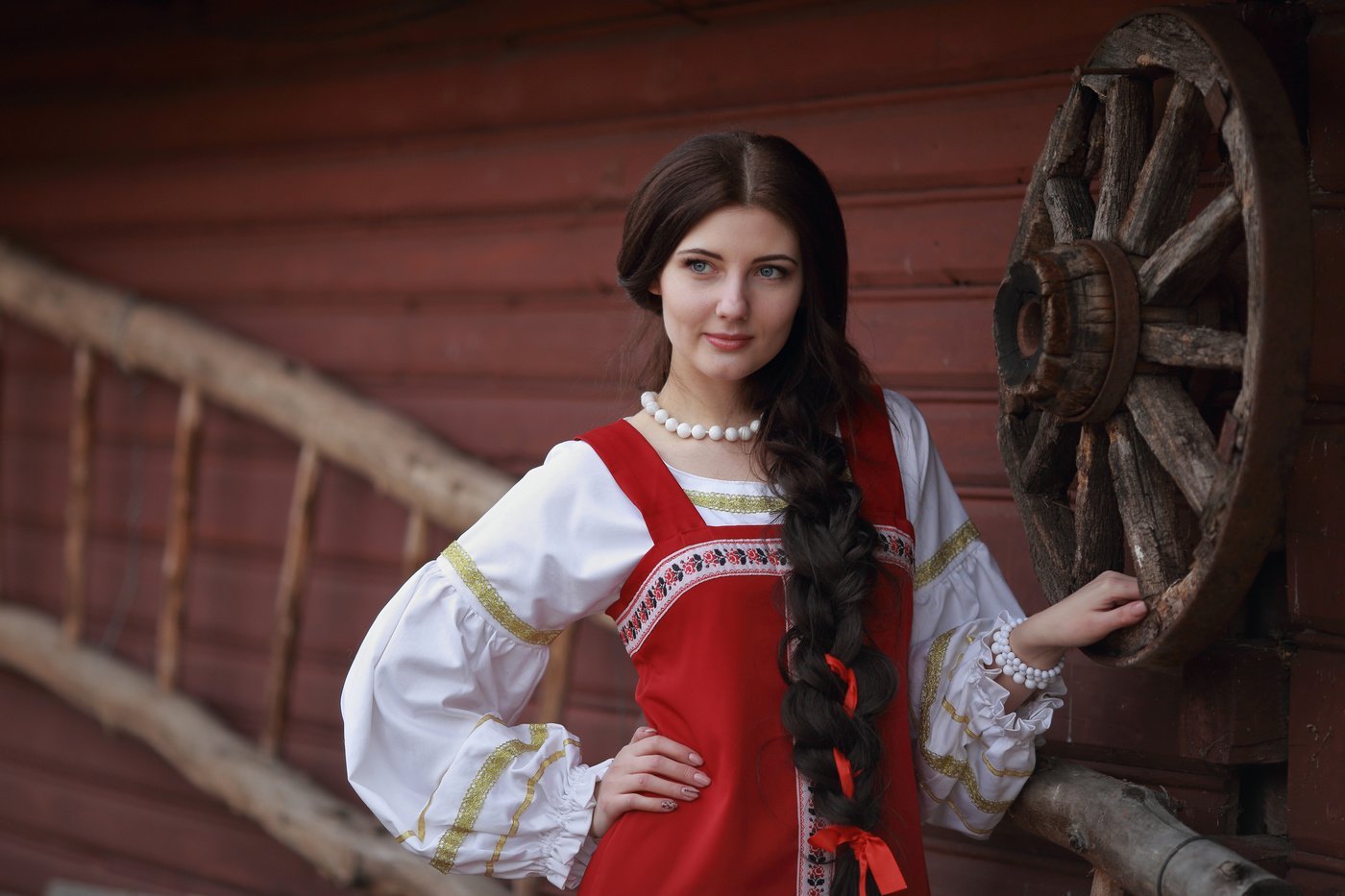 Girls in Slavic costumes in Tiruppur