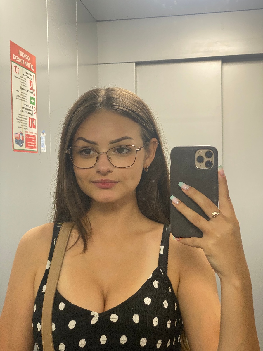 Sexy model Stacy in Tiruppur